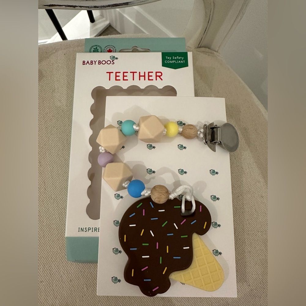 ๐ฆNWT Handmade in BC Canada Ice Cream Baby Teether with Pastel Bead Clip